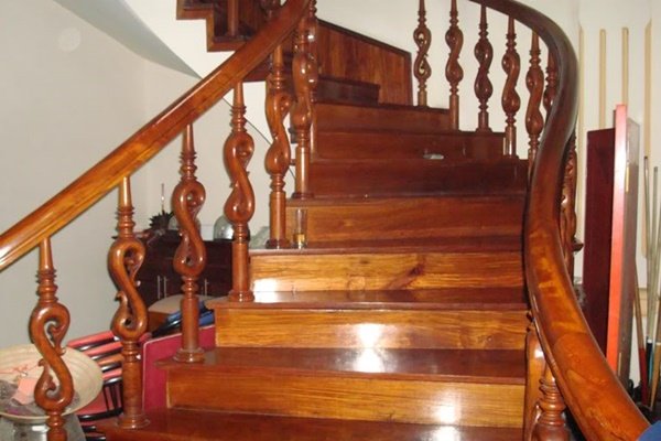Cầu thang gỗ 16 trong catalog cầu thang gỗ của Cầu Thang Đẹp Miền Bắc