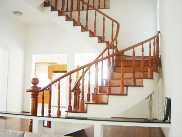 Cầu thang gỗ 25 trong catalog cầu thang gỗ của Cầu Thang Đẹp Miền Bắc