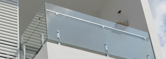 Lan can kính 14 trong catalog lan can kính của Cầu Thang Đẹp Miền Bắc